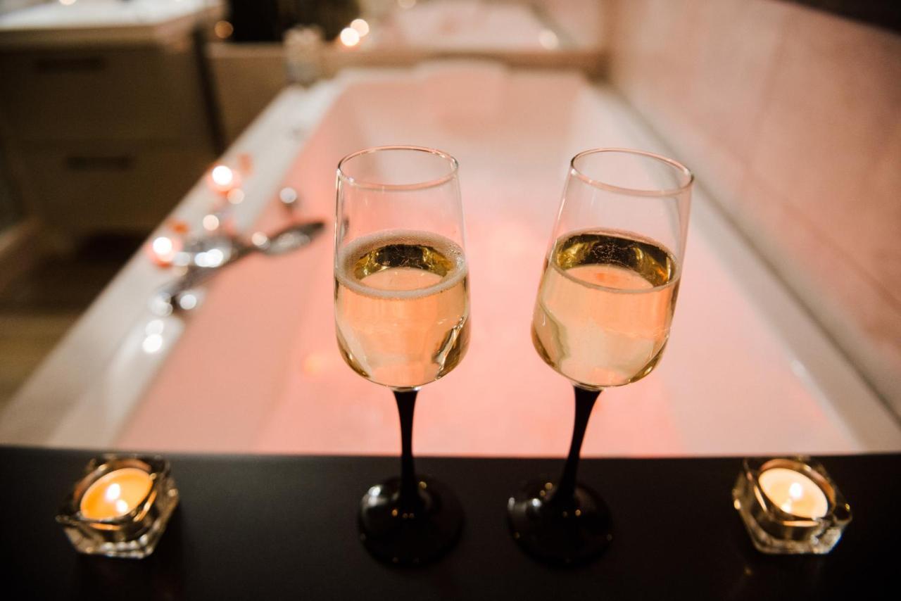 La Suite Romantique Avec Jacuzzi Au Coeur De Perpignan Kültér fotó