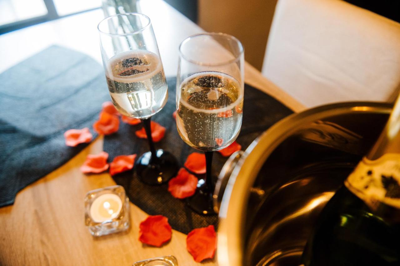 La Suite Romantique Avec Jacuzzi Au Coeur De Perpignan Kültér fotó