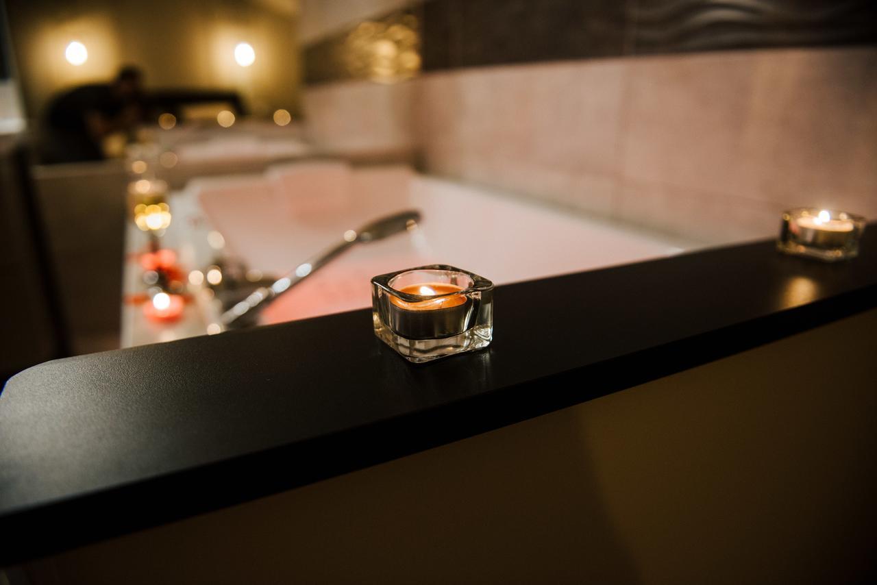La Suite Romantique Avec Jacuzzi Au Coeur De Perpignan Kültér fotó